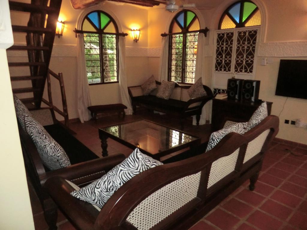 Villa Lamuhouse Diani Beach Eksteriør billede